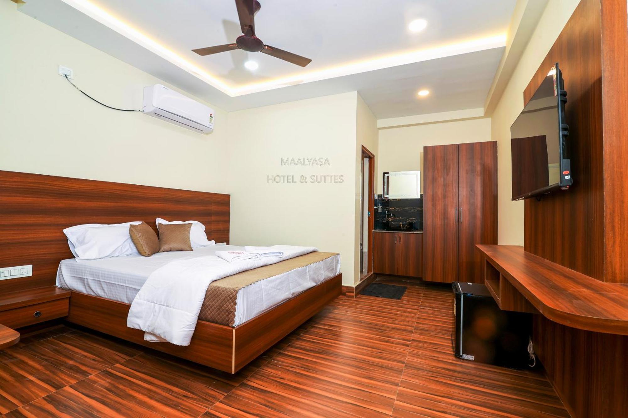 Maalyasa Hotel And Suites Hyderabad Exterior photo